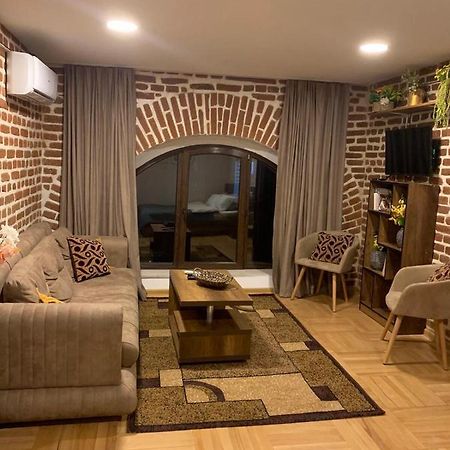 12 Maksim Gorki Street Apartamento Tiflis Exterior foto