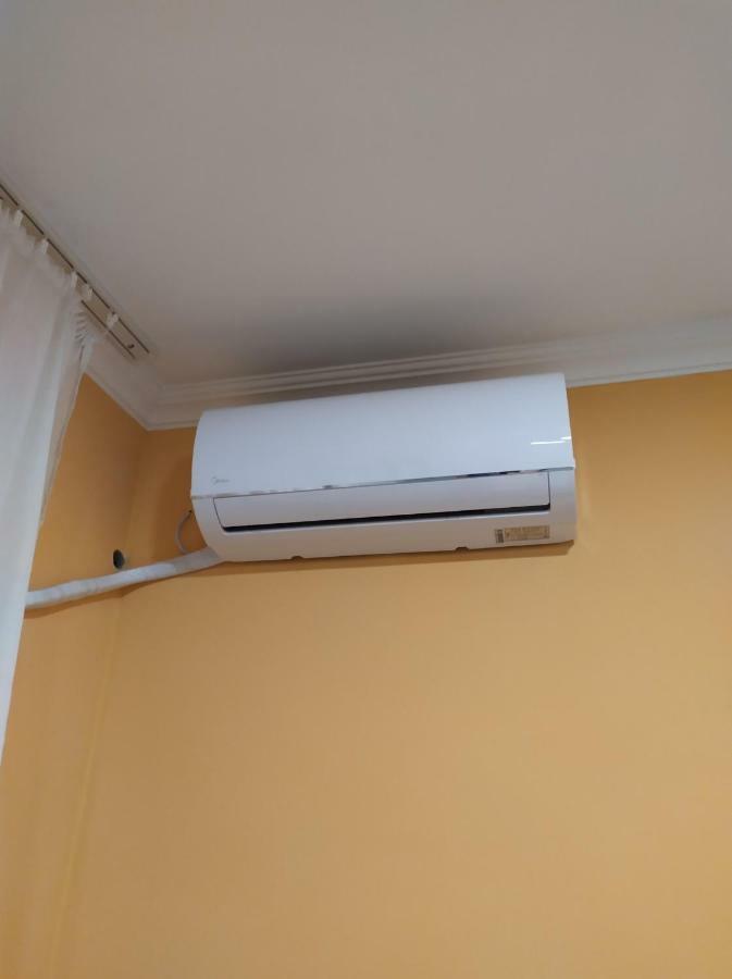 12 Maksim Gorki Street Apartamento Tiflis Exterior foto