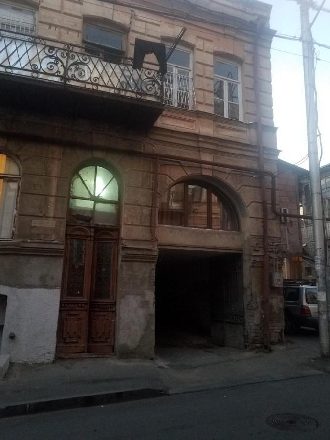 12 Maksim Gorki Street Apartamento Tiflis Exterior foto