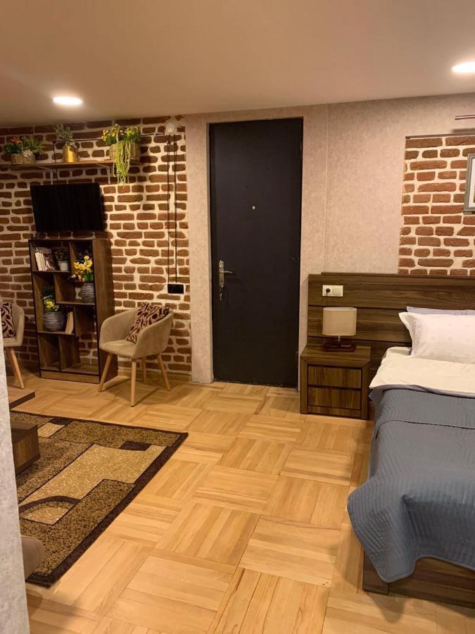 12 Maksim Gorki Street Apartamento Tiflis Exterior foto