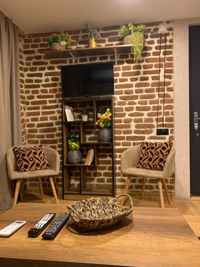 12 Maksim Gorki Street Apartamento Tiflis Exterior foto