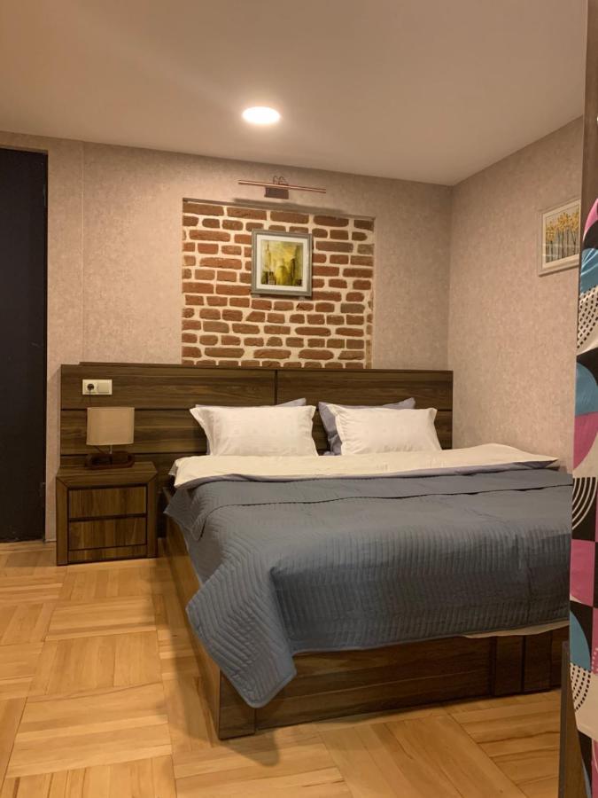 12 Maksim Gorki Street Apartamento Tiflis Exterior foto
